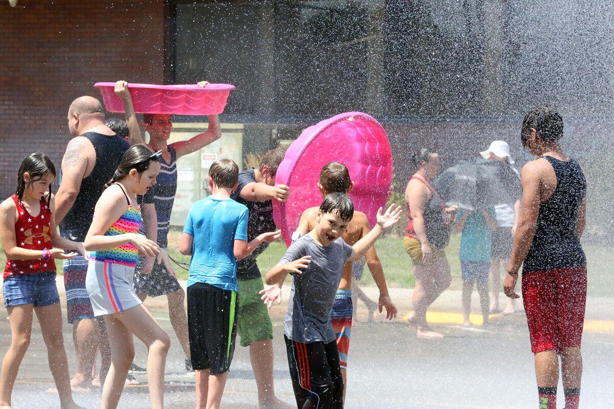 Balloon Days Water Fight (6).jpg